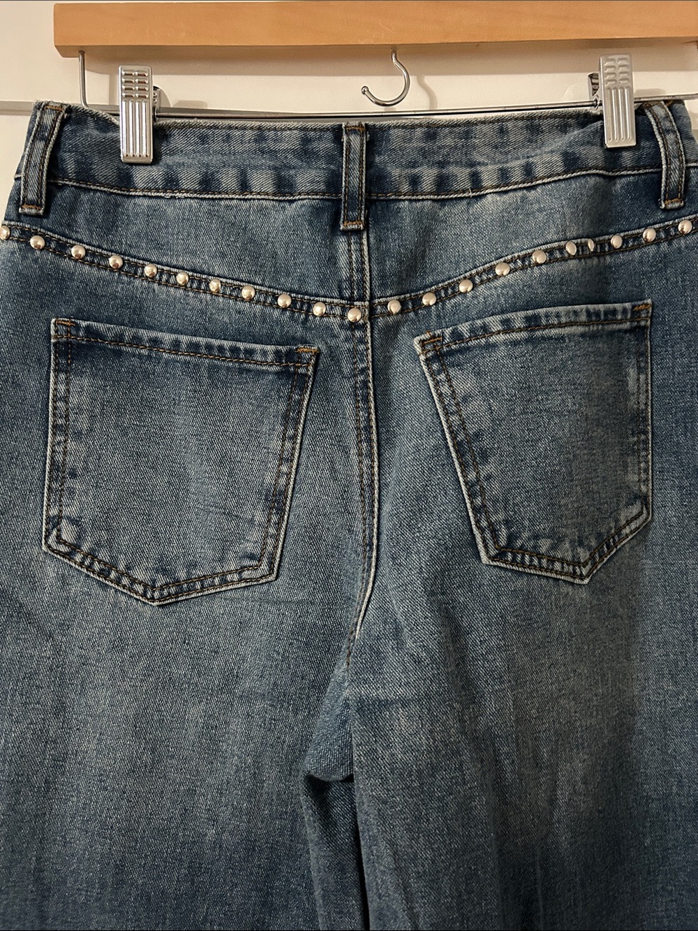 Cali1850 Stud-Trim Wide Leg Jeans - Picture 5 of 6